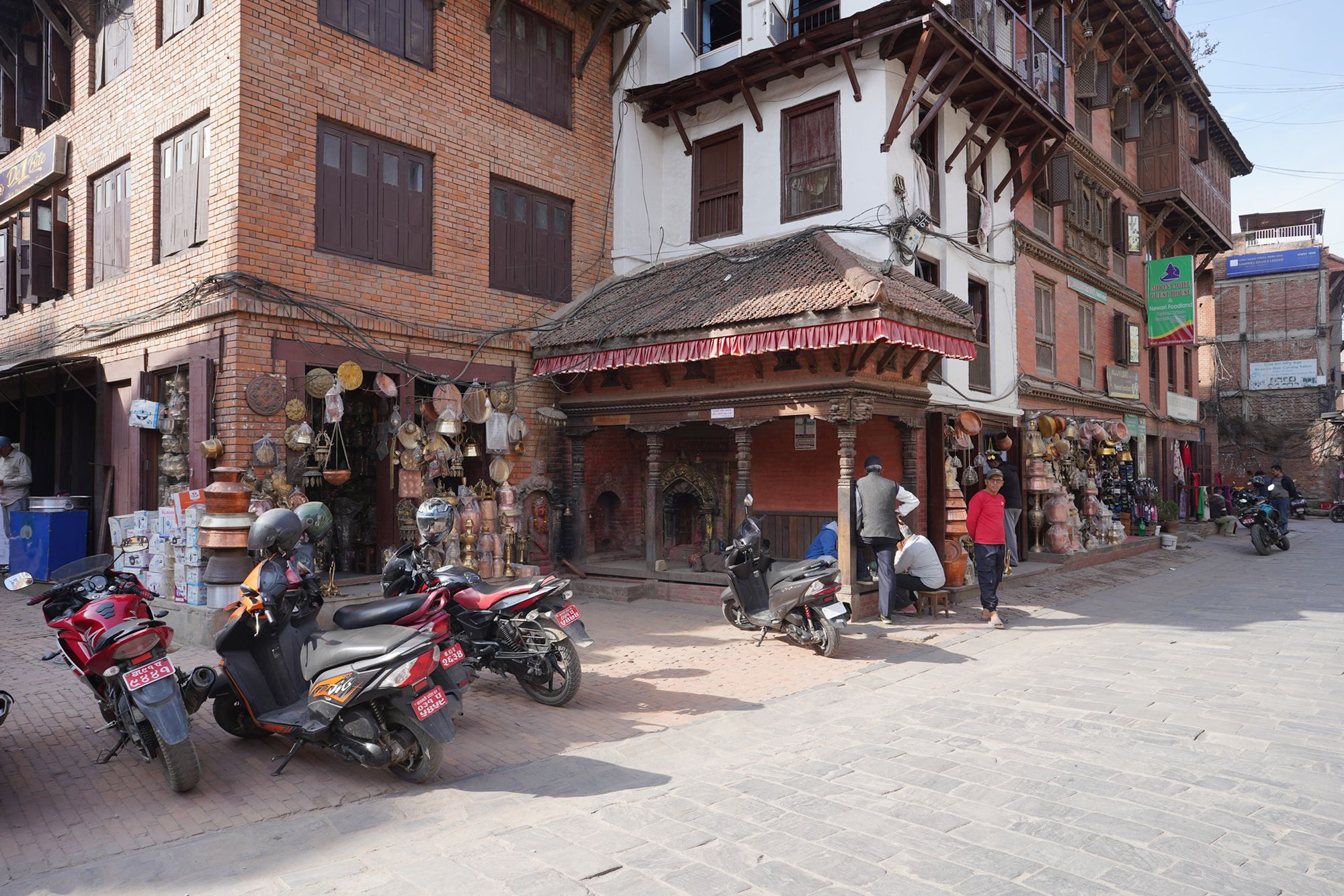 Kathmandu, Bhaktapur Durbar Square and Changu Narayan Temple (2) Kathmandu, Bhaktapur Durbar Square and Changu Narayan Temple (2)