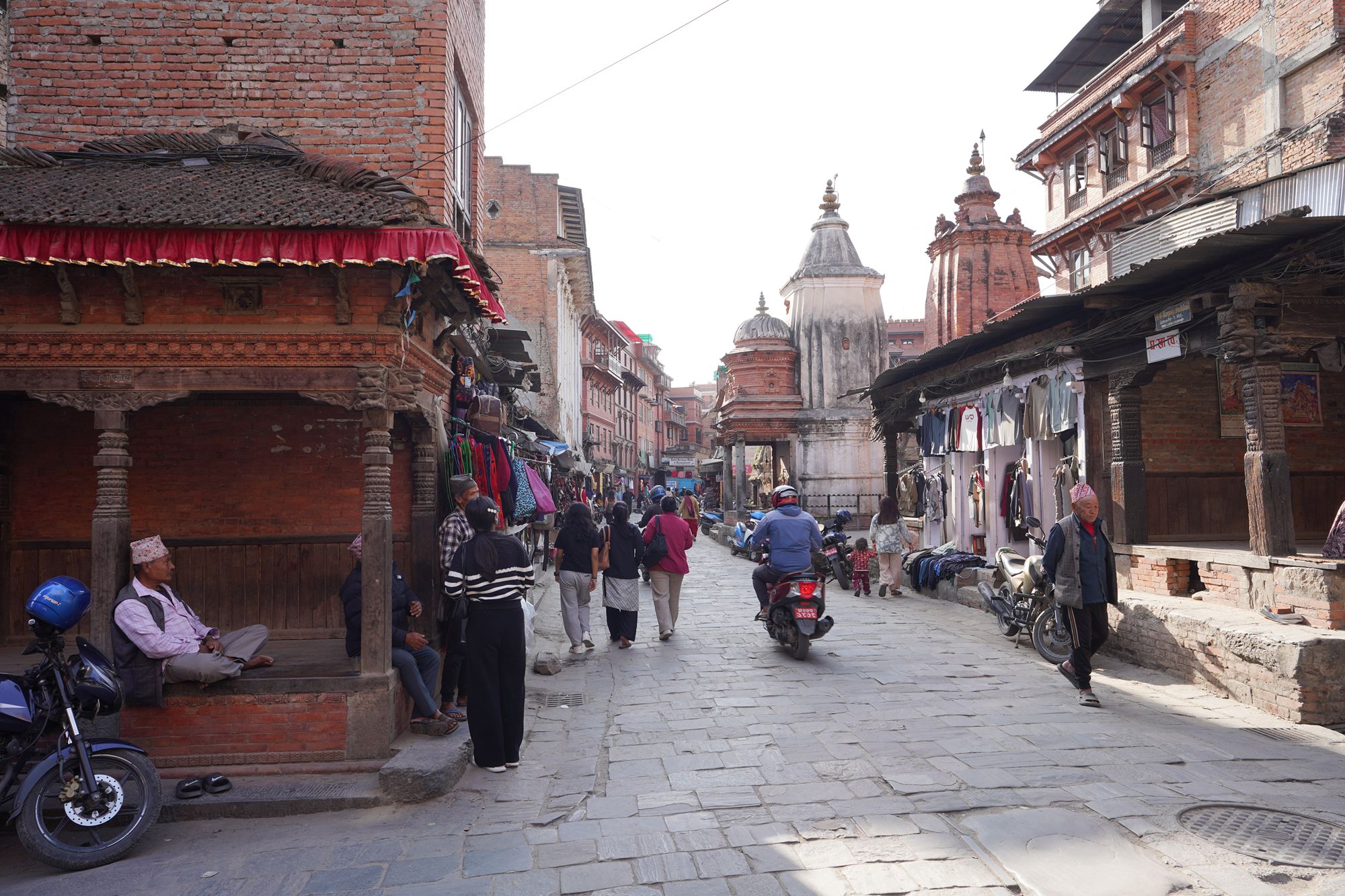 Kathmandu, Bhaktapur Durbar Square and Changu Narayan Temple (39) Kathmandu, Bhaktapur Durbar Square and Changu Narayan Temple (39)