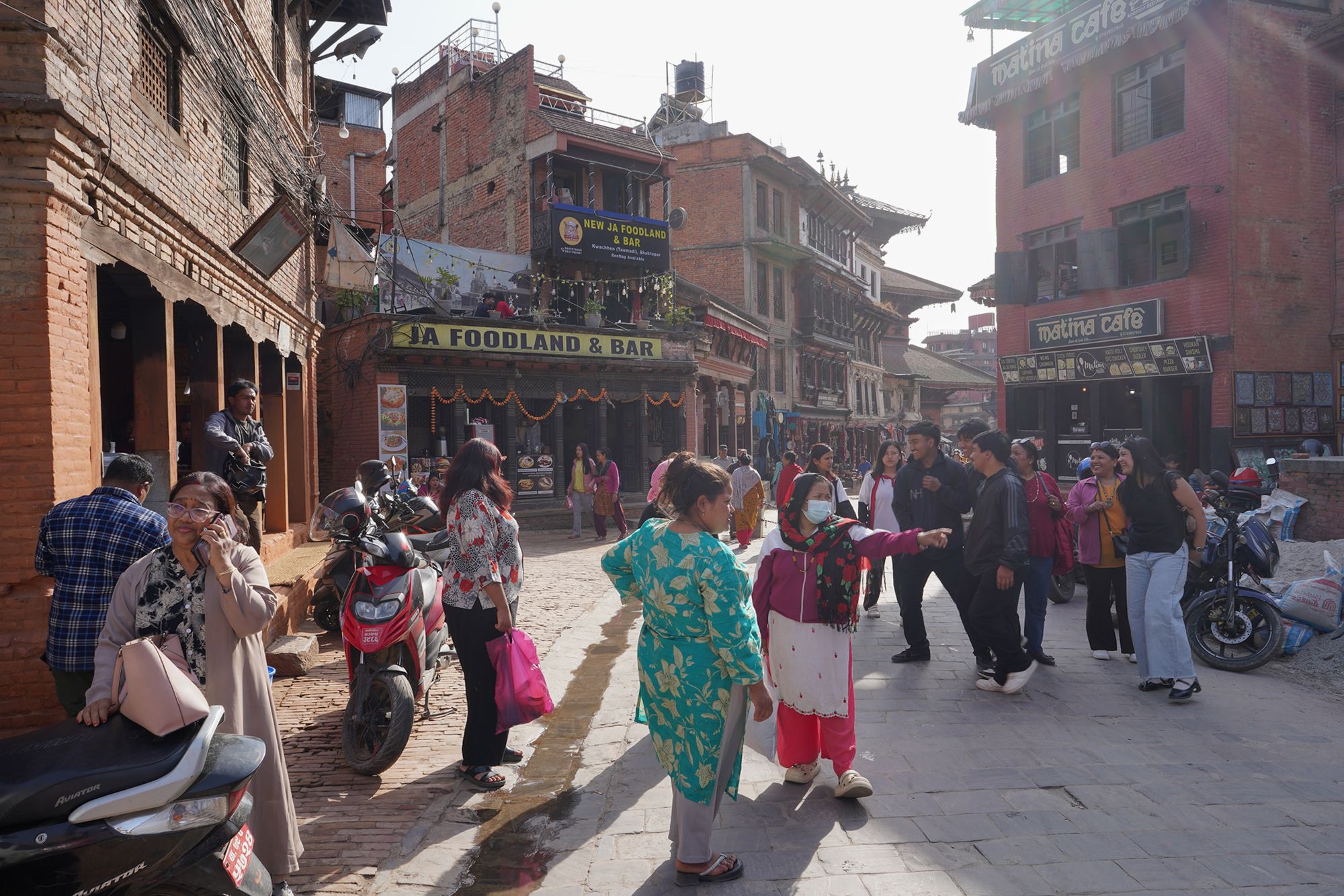 Kathmandu, Bhaktapur Durbar Square and Changu Narayan Temple (4) Kathmandu, Bhaktapur Durbar Square and Changu Narayan Temple (4)