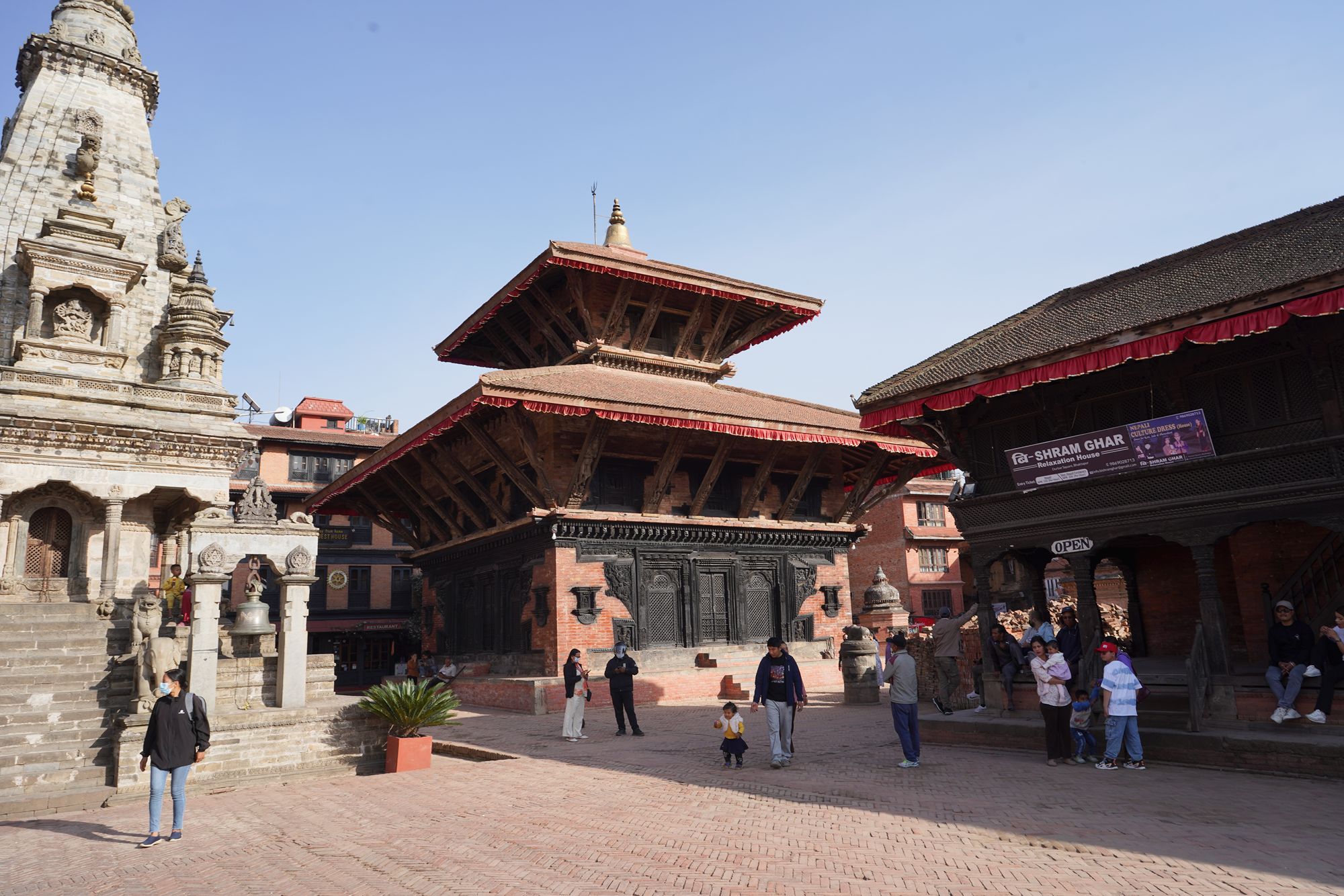 Kathmandu, Bhaktapur Durbar Square and Changu Narayan Temple (64) Kathmandu, Bhaktapur Durbar Square and Changu Narayan Temple (64)