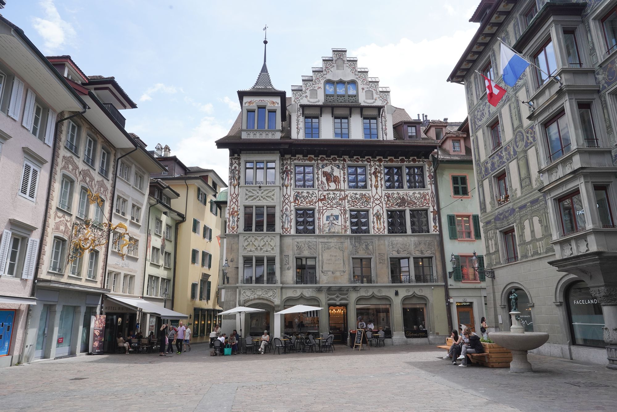 Lucerne Walk (4) Lucerne Walk (4)