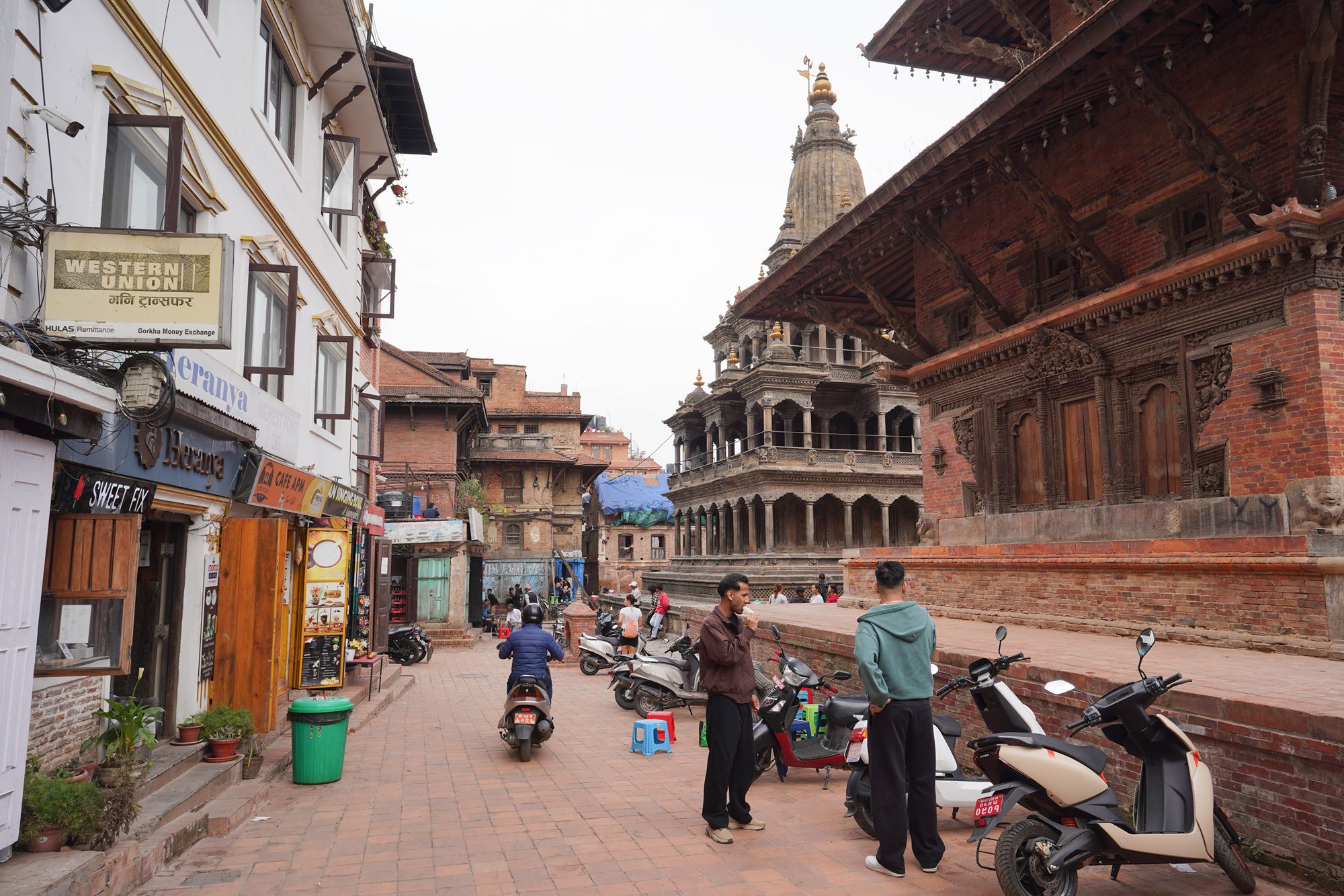 Patan Dubar Square and Market Area (17) Patan Dubar Square and Market Area (17)