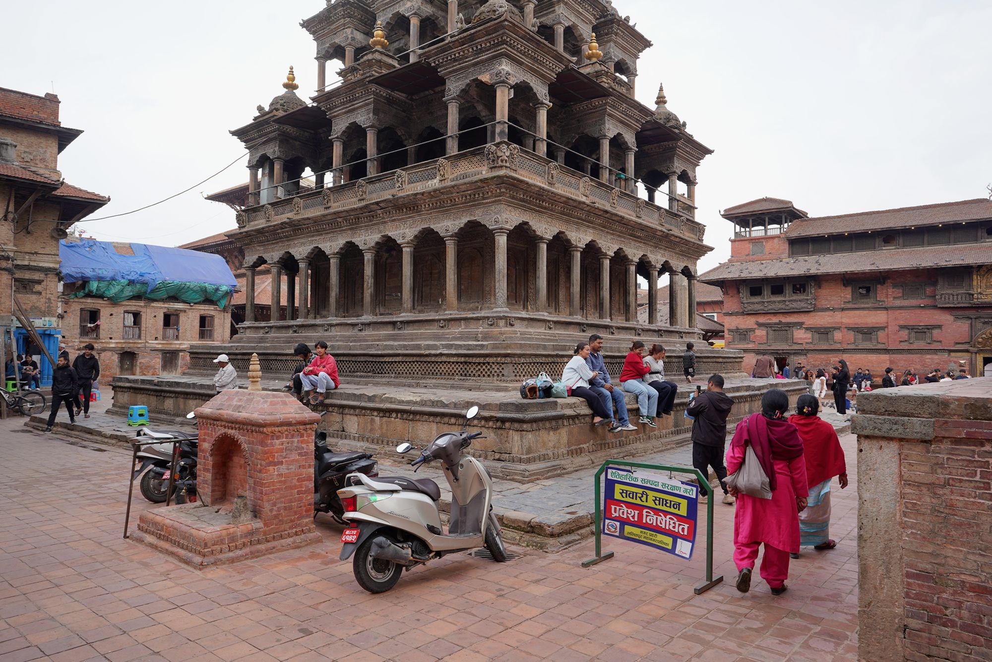 Patan Dubar Square and Market Area (22) Patan Dubar Square and Market Area (22)