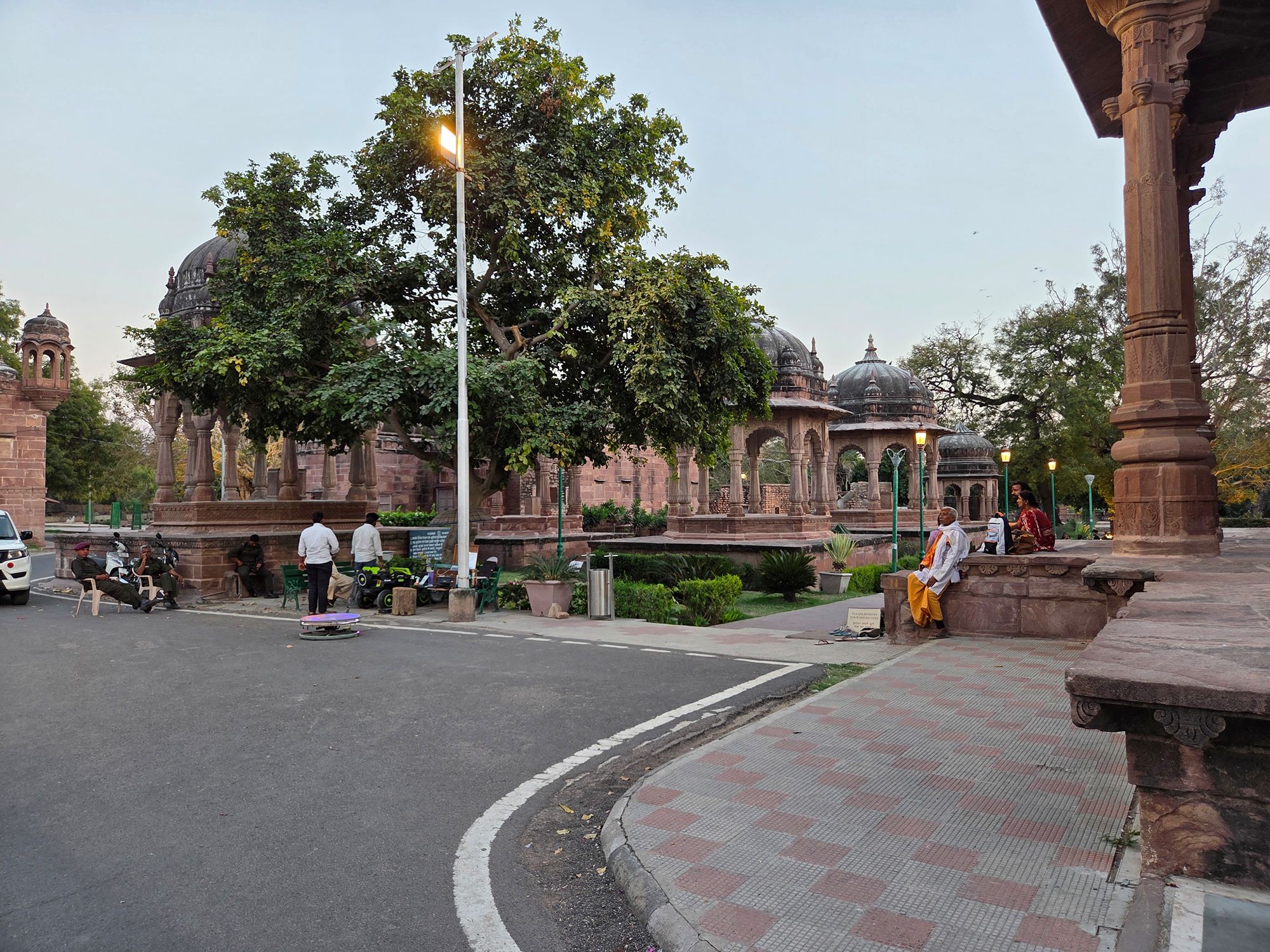 Ranakpur Shwetambar Jain Temple, Mandore Garden, City Market (126) Ranakpur Shwetambar Jain Temple, Mandore Garden, City Market (126)