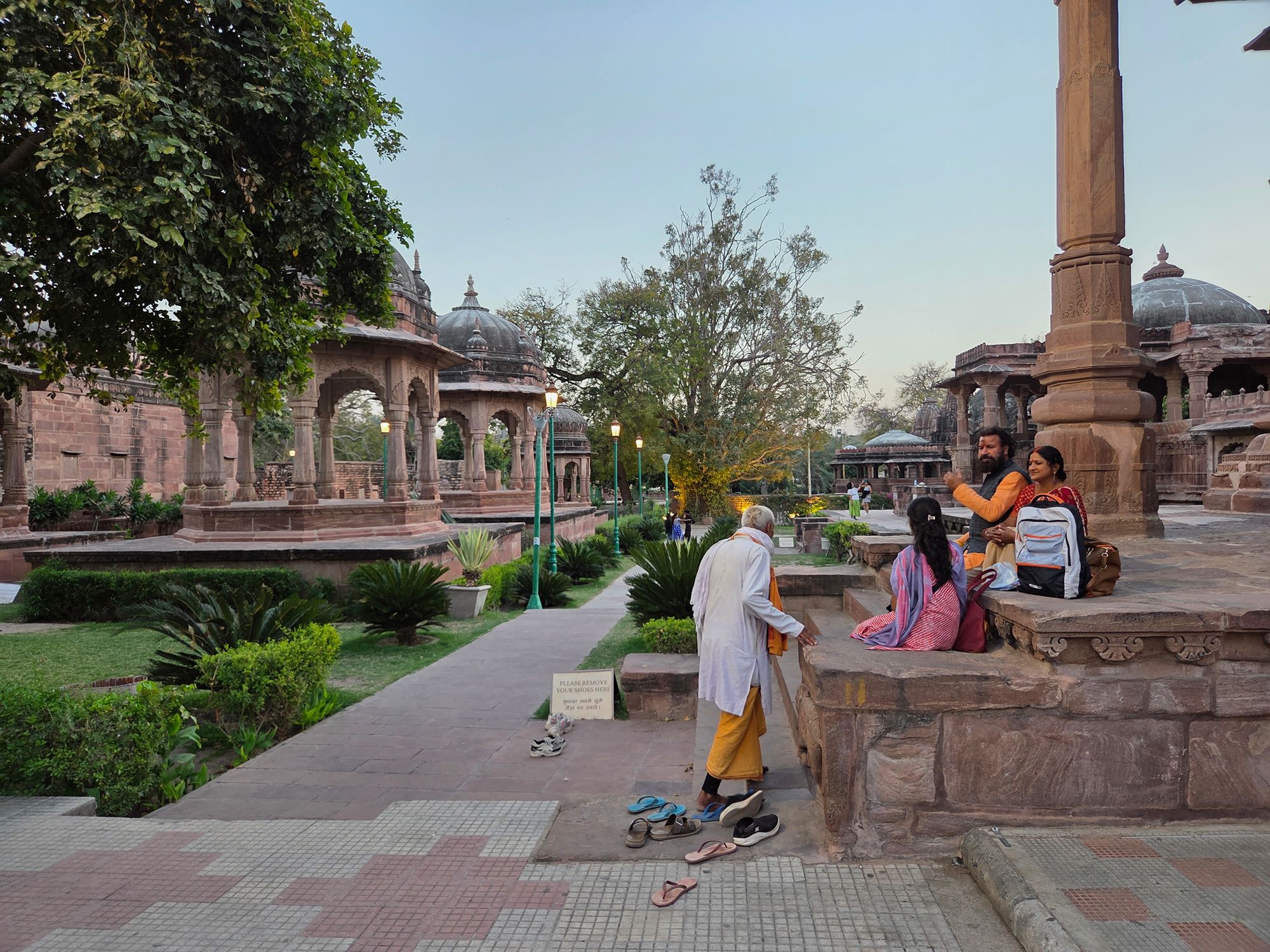 Ranakpur Shwetambar Jain Temple, Mandore Garden, City Market (127) Ranakpur Shwetambar Jain Temple, Mandore Garden, City Market (127)