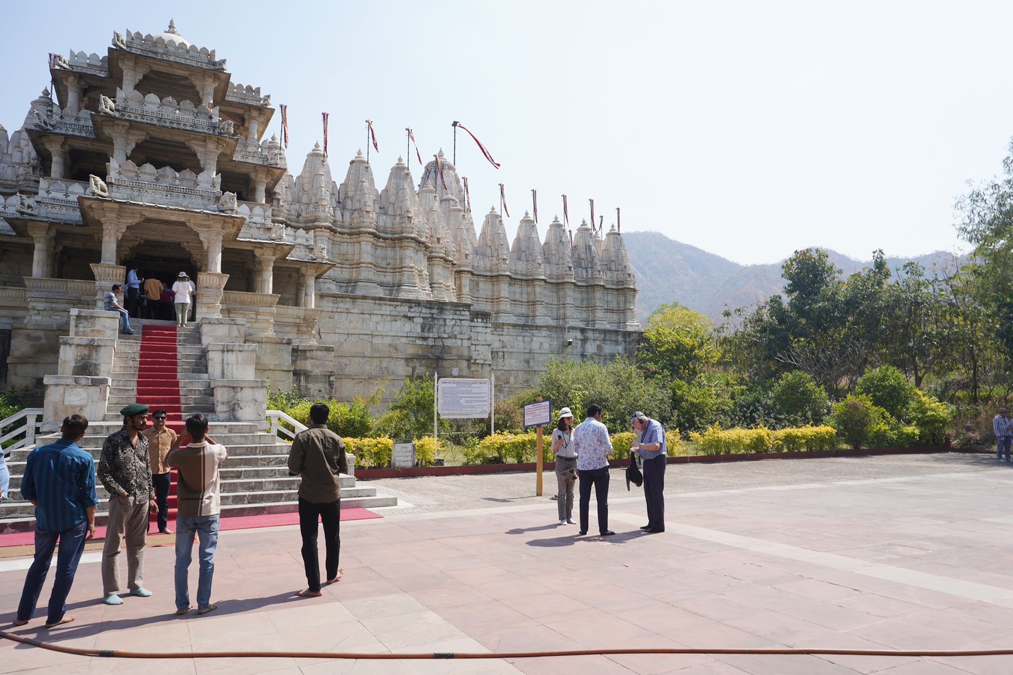 Ranakpur Shwetambar Jain Temple, Mandore Garden, City Market (13) Ranakpur Shwetambar Jain Temple, Mandore Garden, City Market (13)