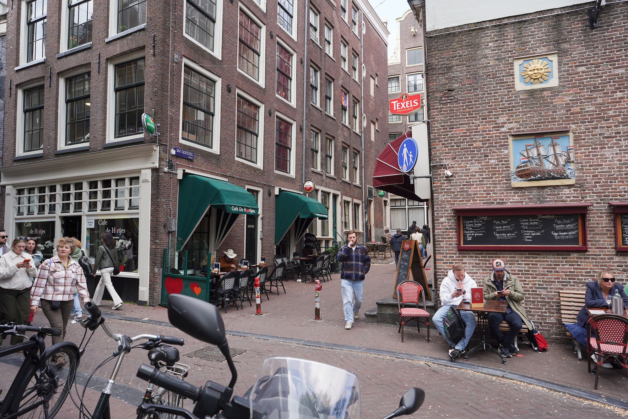 Red Light District Walk (123) Red Light District Walk (123)