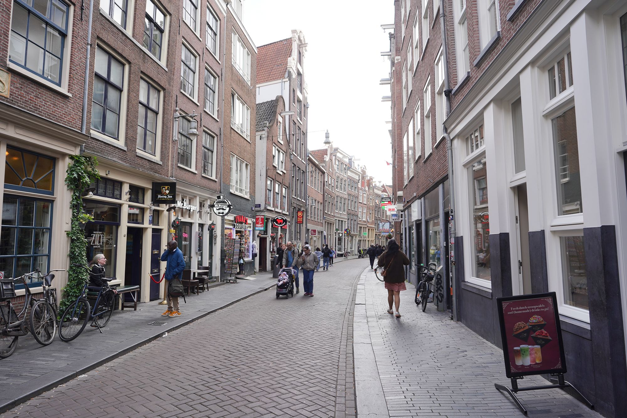 Red Light District Walk (131) Red Light District Walk (131)