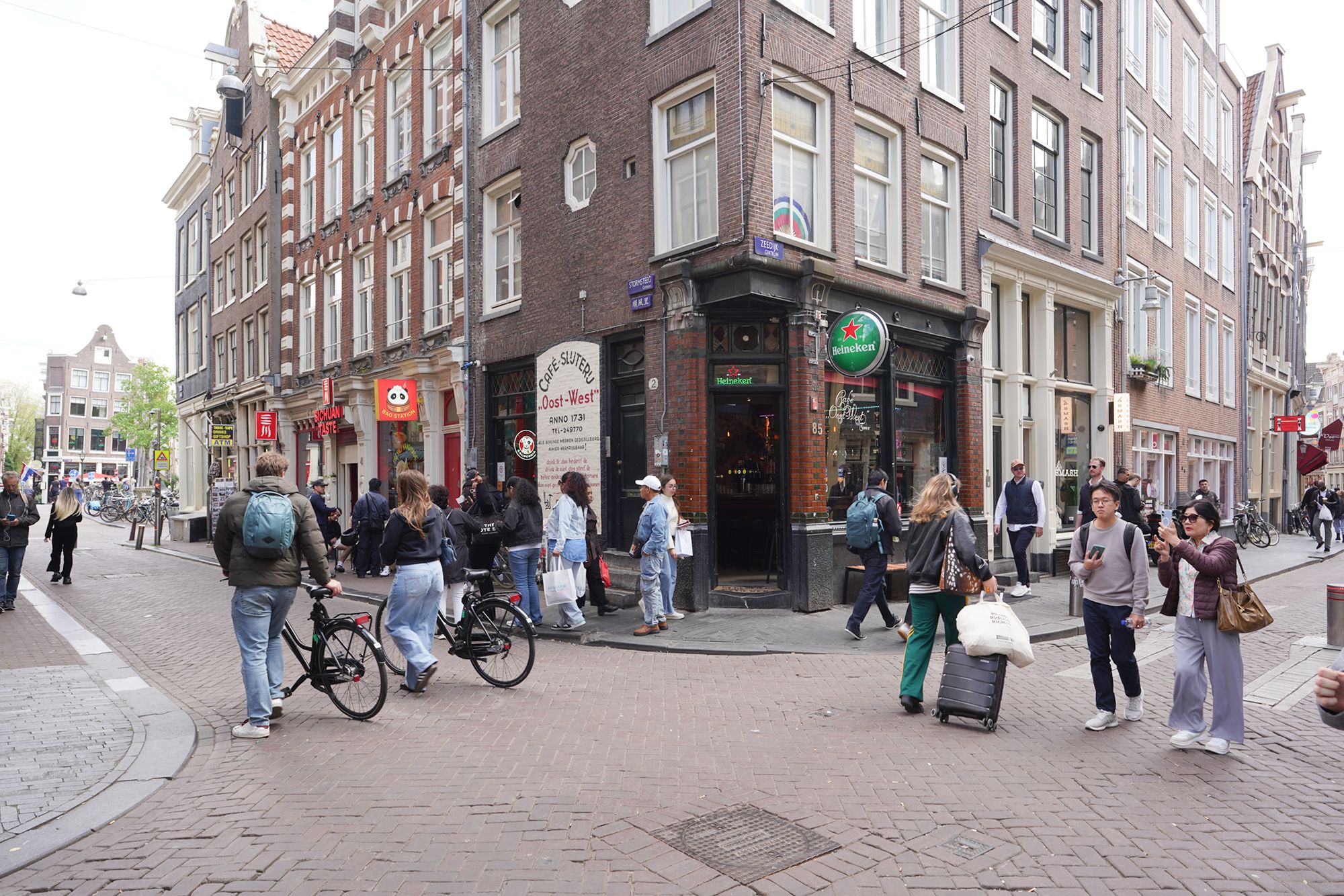Red Light District Walk (134) Red Light District Walk (134)