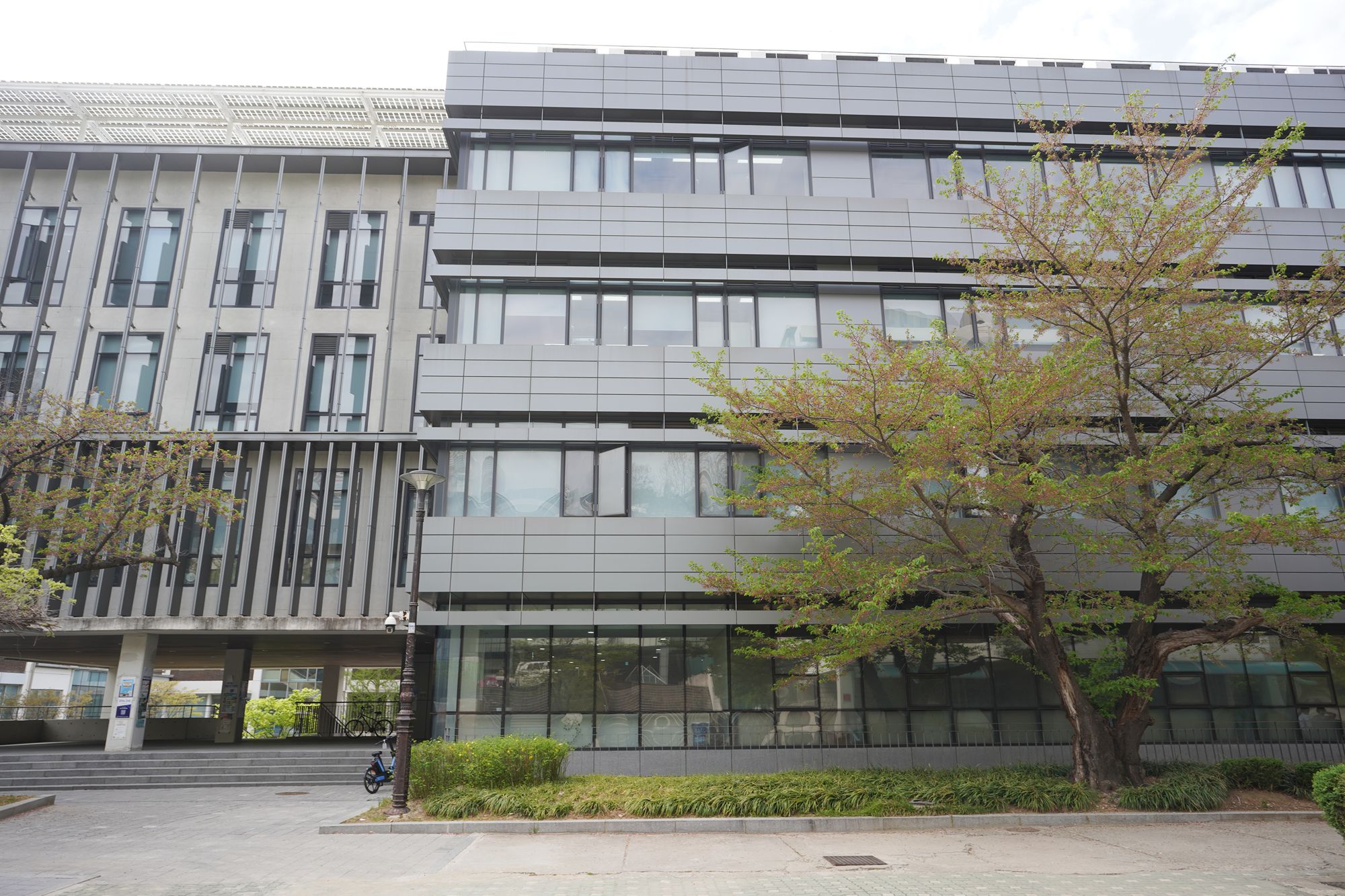 Seoul National University (12) Seoul National University (12)
