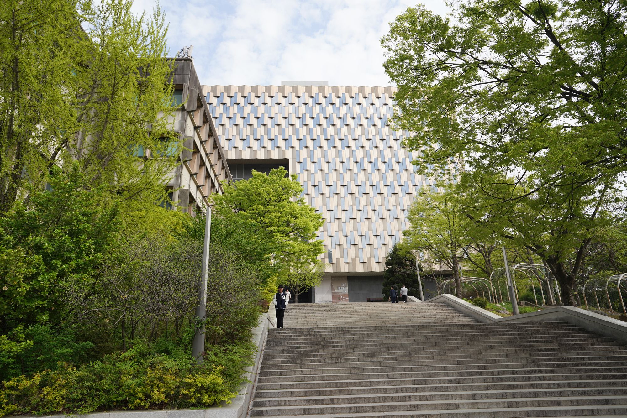 Seoul National University (16) Seoul National University (16)