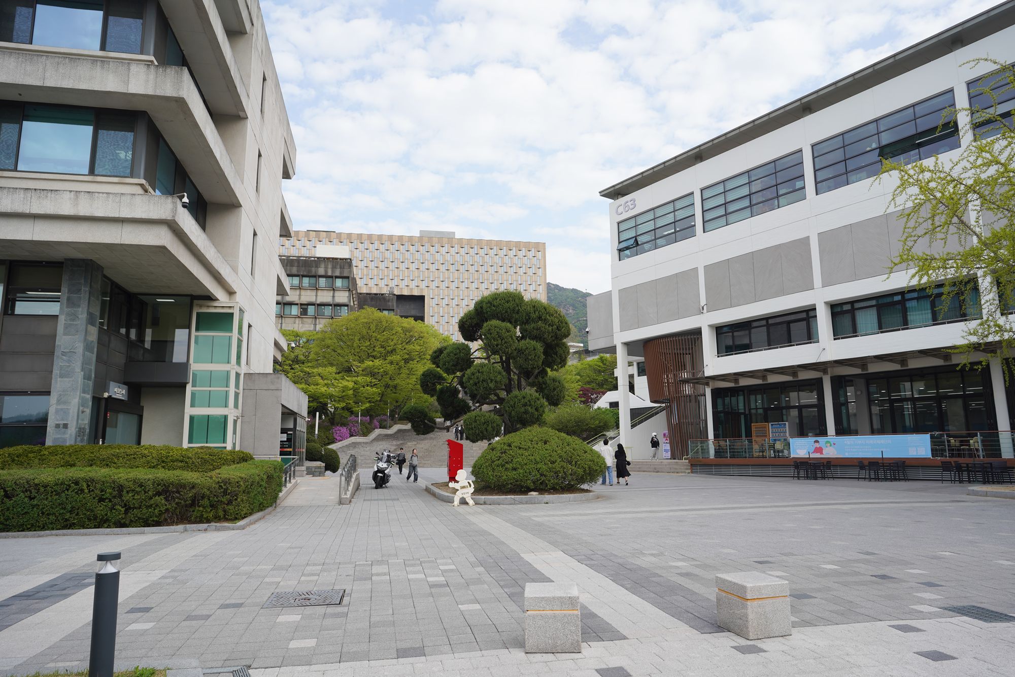 Seoul National University (60) Seoul National University (60)