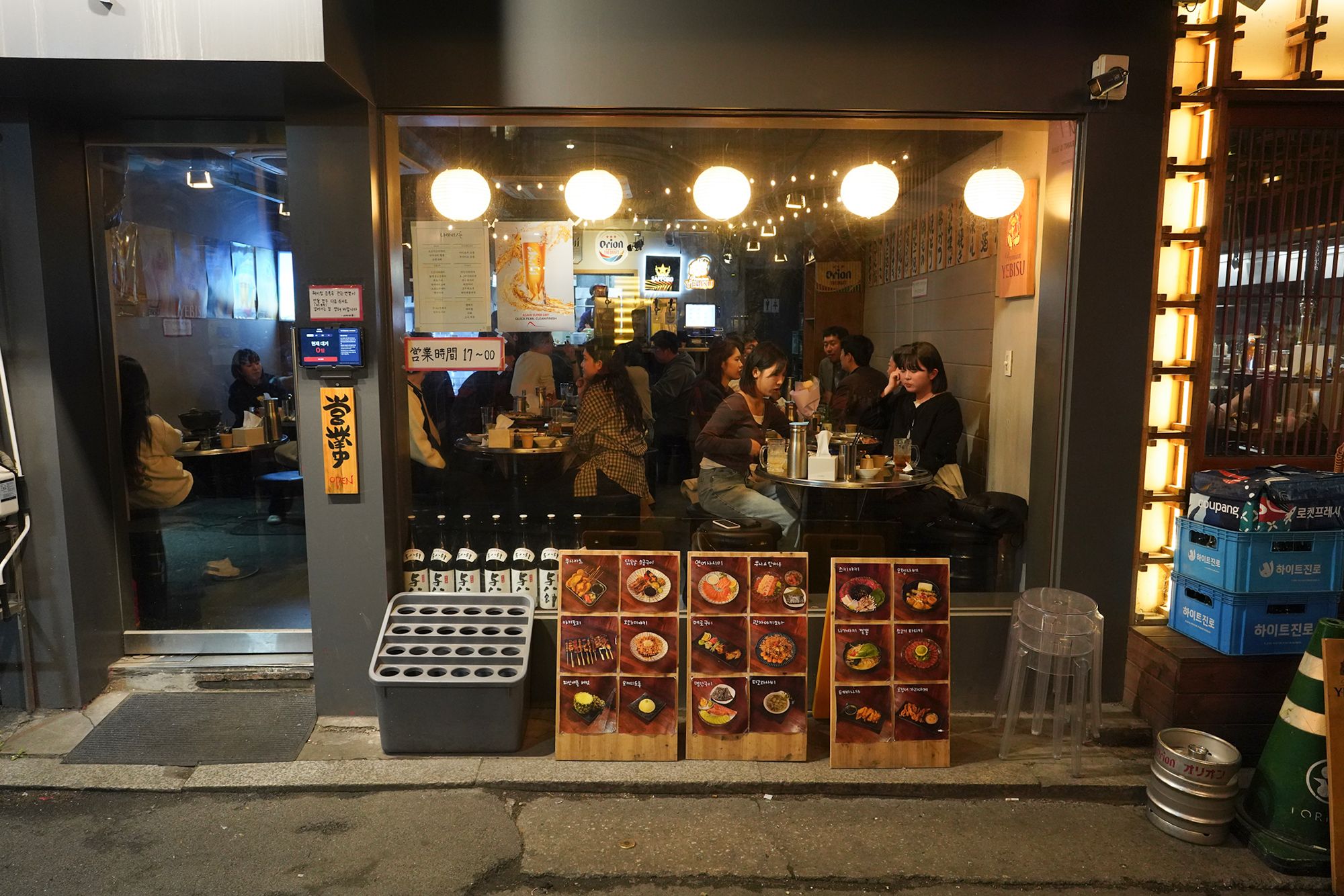 Seoul Uljiro Walk (201) Seoul Uljiro Walk (201)