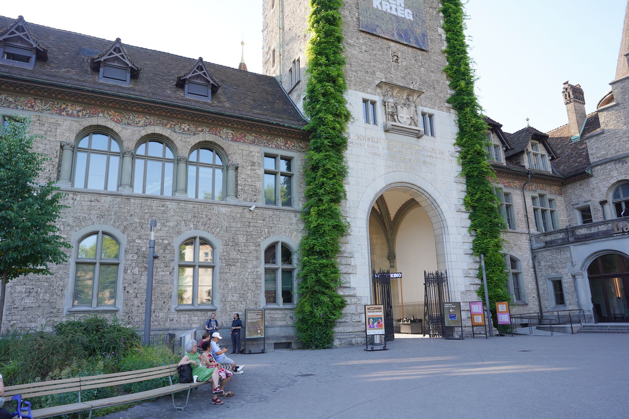 Swiss National Museum – History (166) Swiss National Museum – History (166)