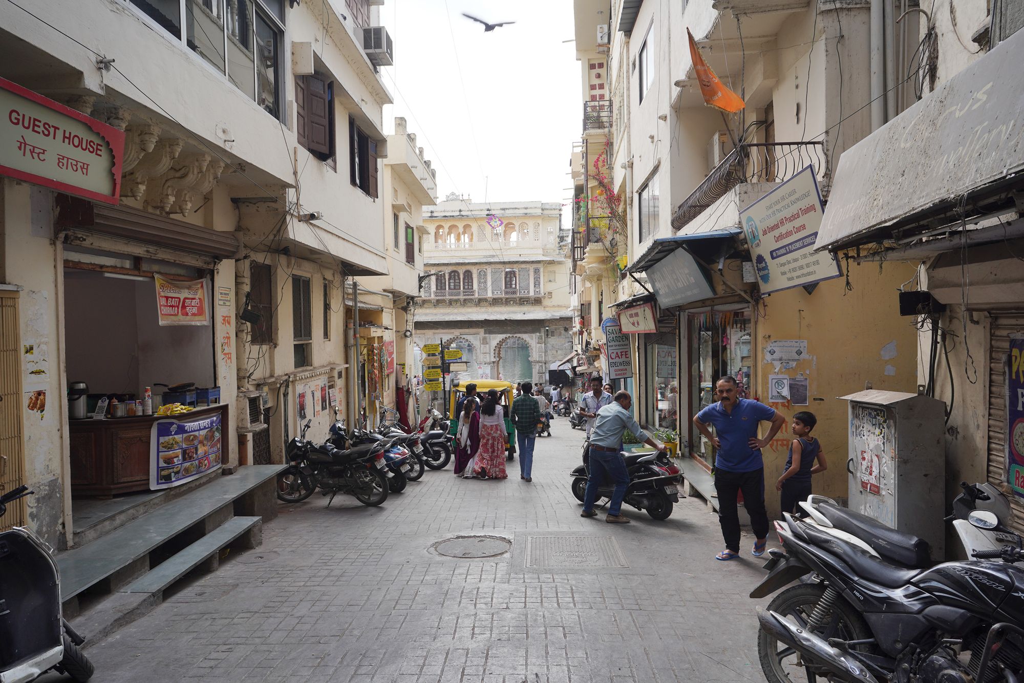 Udaipur City Walk and Jagdish Temple (72)