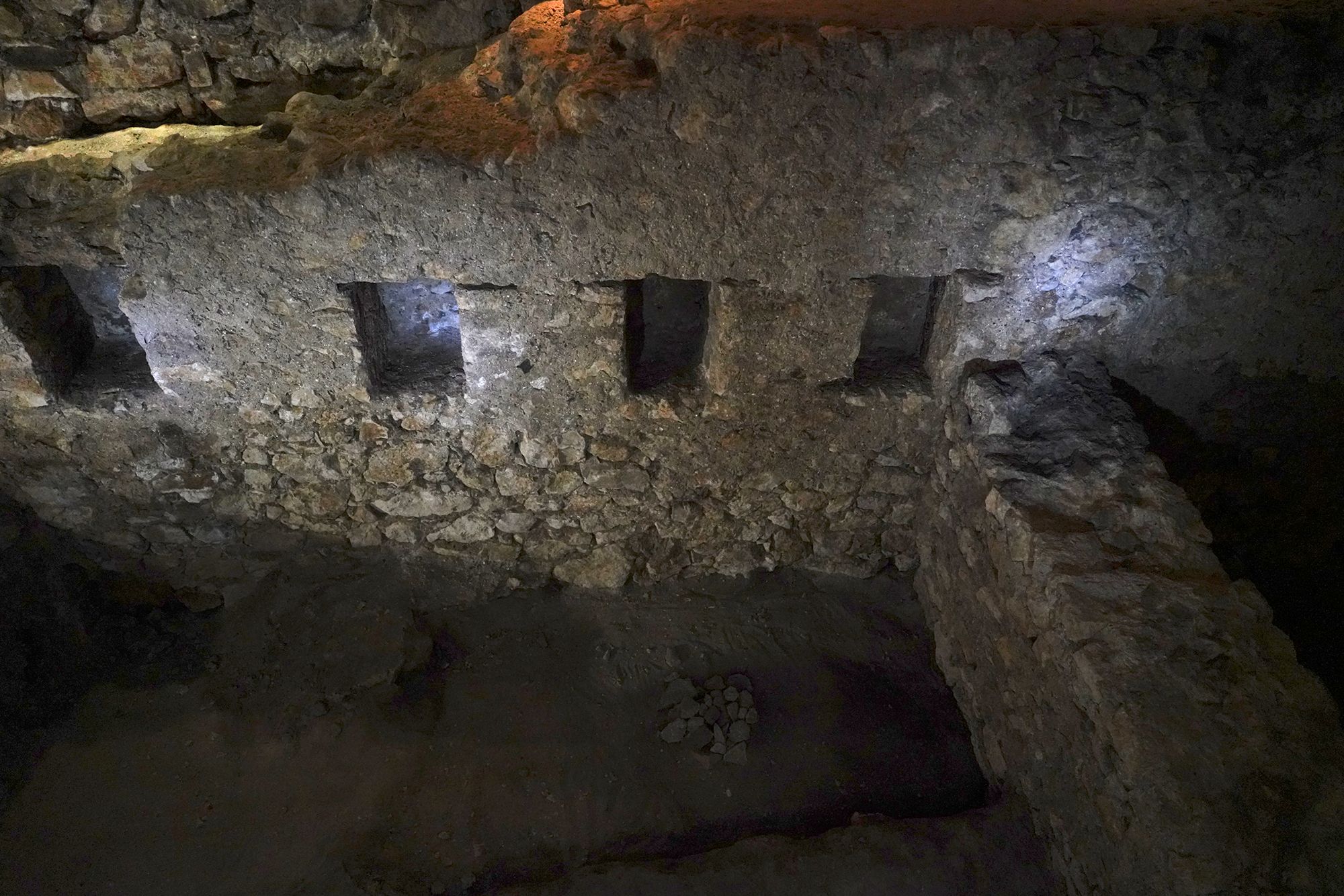 Underground Museum (102) Underground Museum (102)
