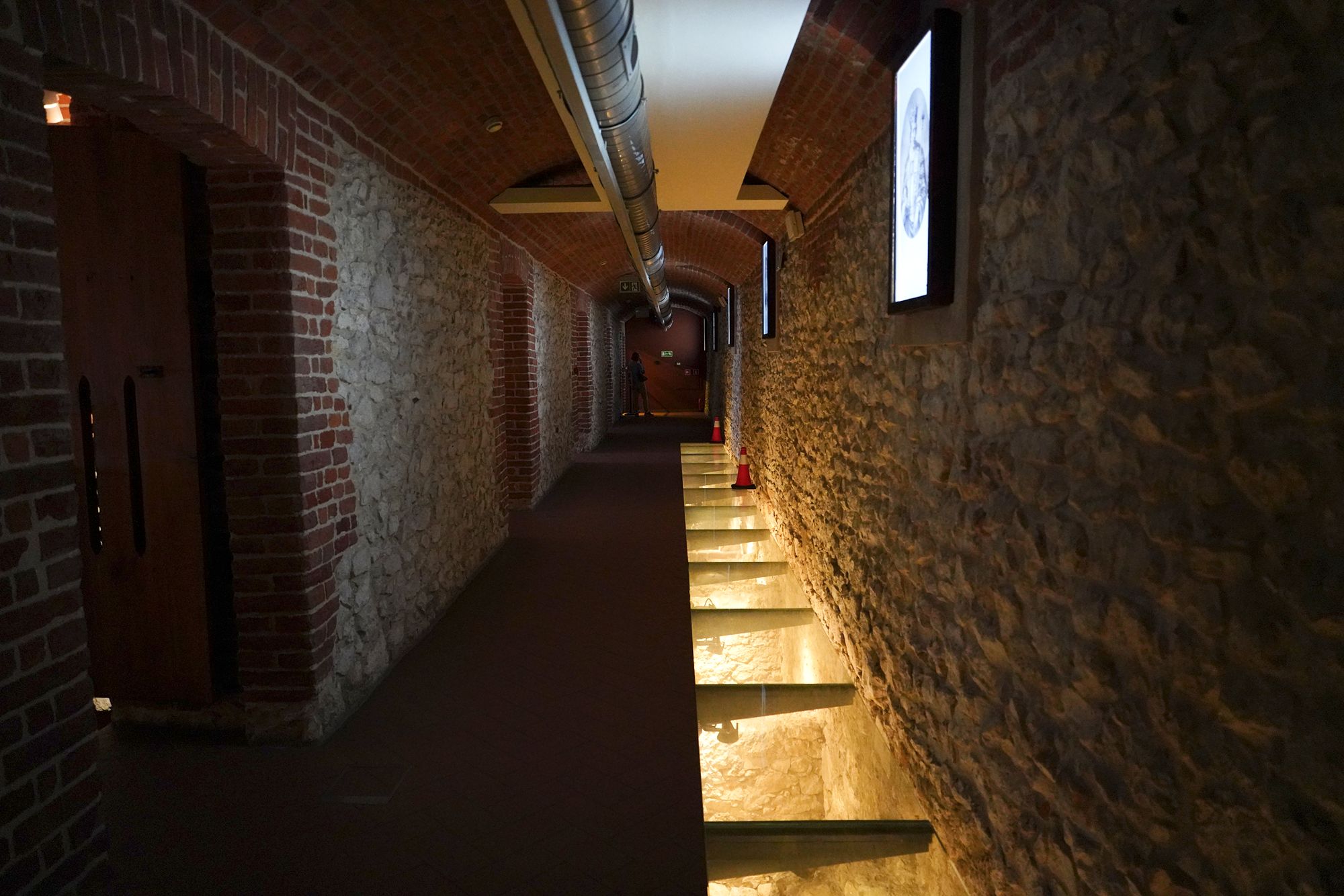 Underground Museum (112) Underground Museum (112)