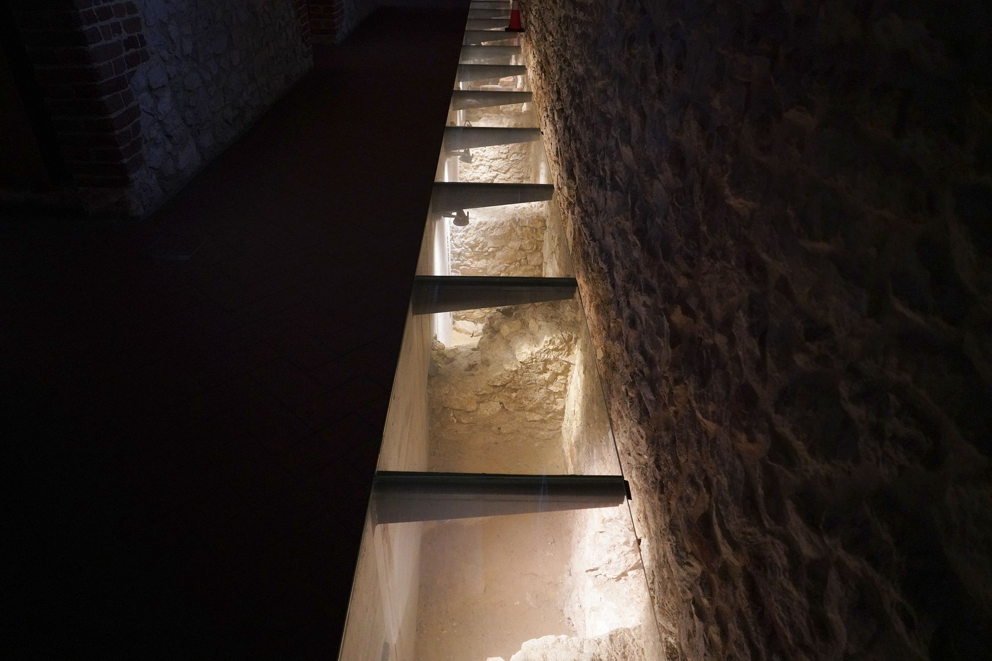 Underground Museum (113) Underground Museum (113)
