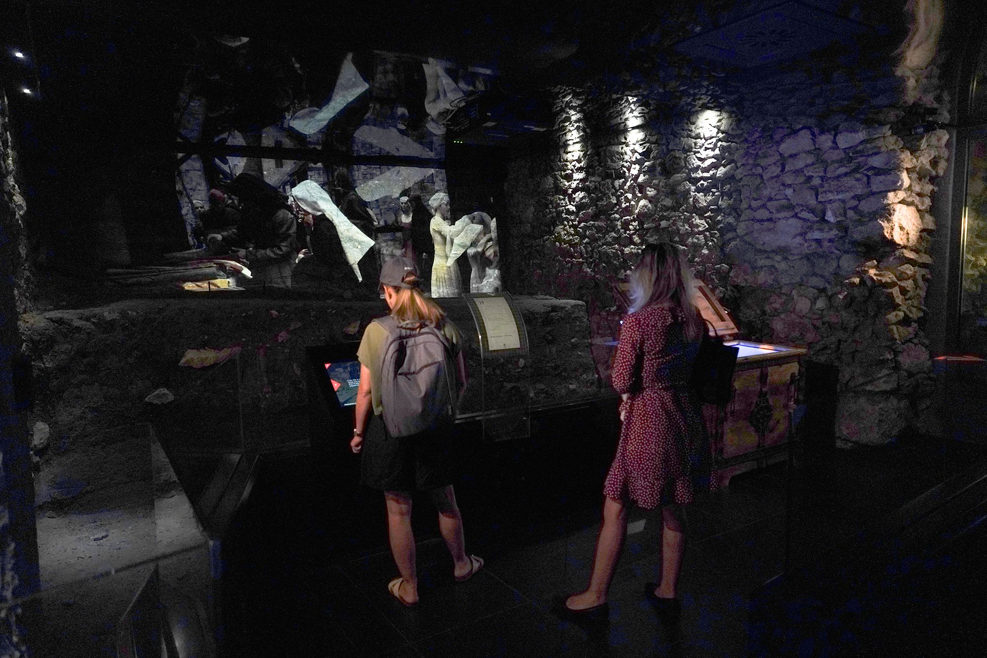 Underground Museum (82) Underground Museum (82)