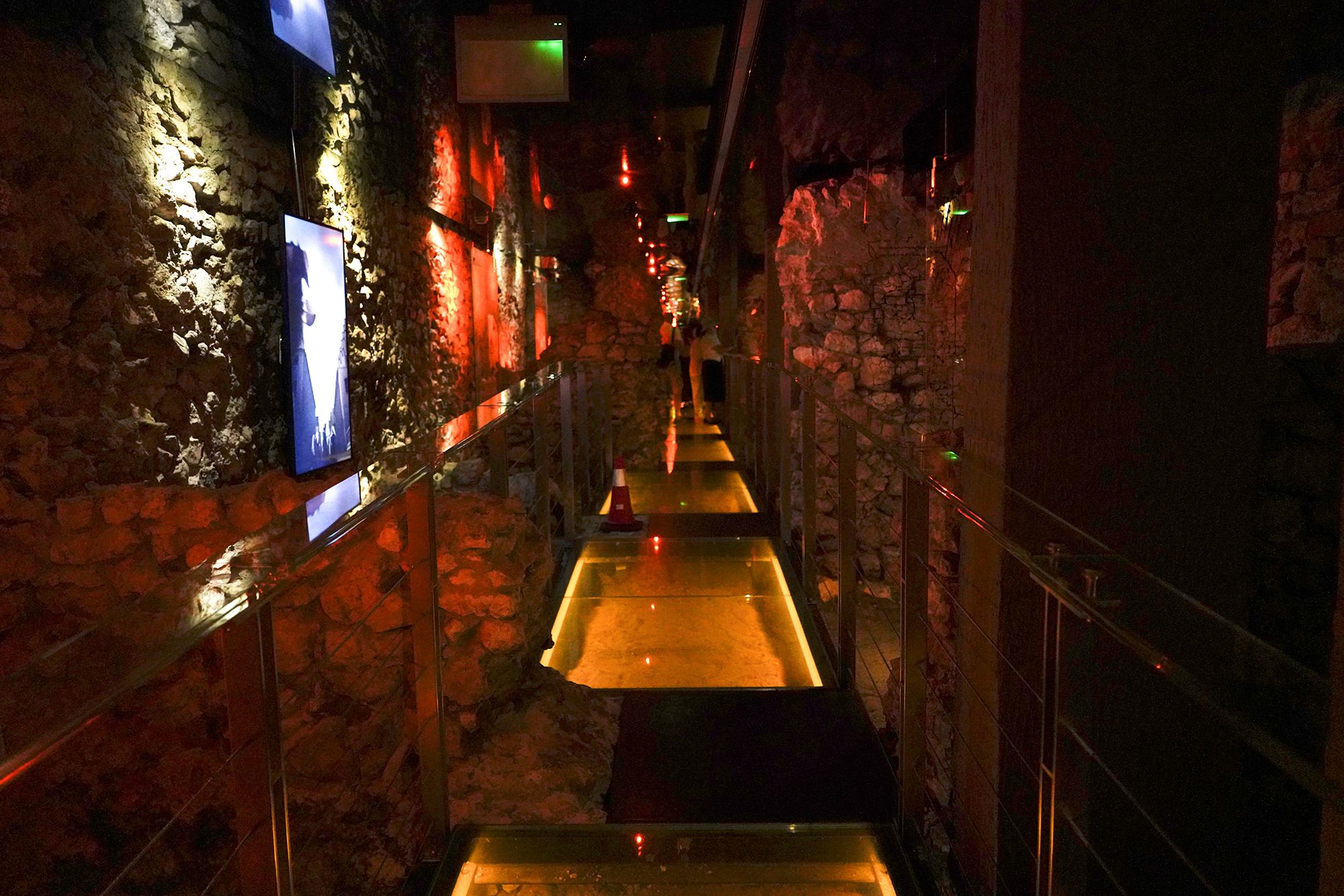 Underground Museum (87) Underground Museum (87)