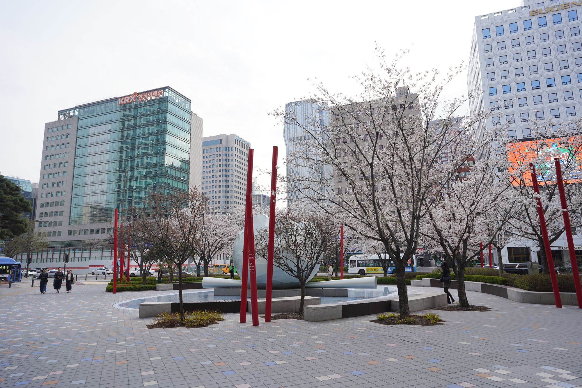 Yeouido Cherry Blossoms (100) Yeouido Cherry Blossoms (100)